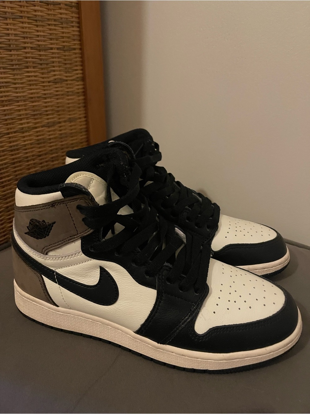 Air Jordan 1 Retro High OG GS Dark Mocha